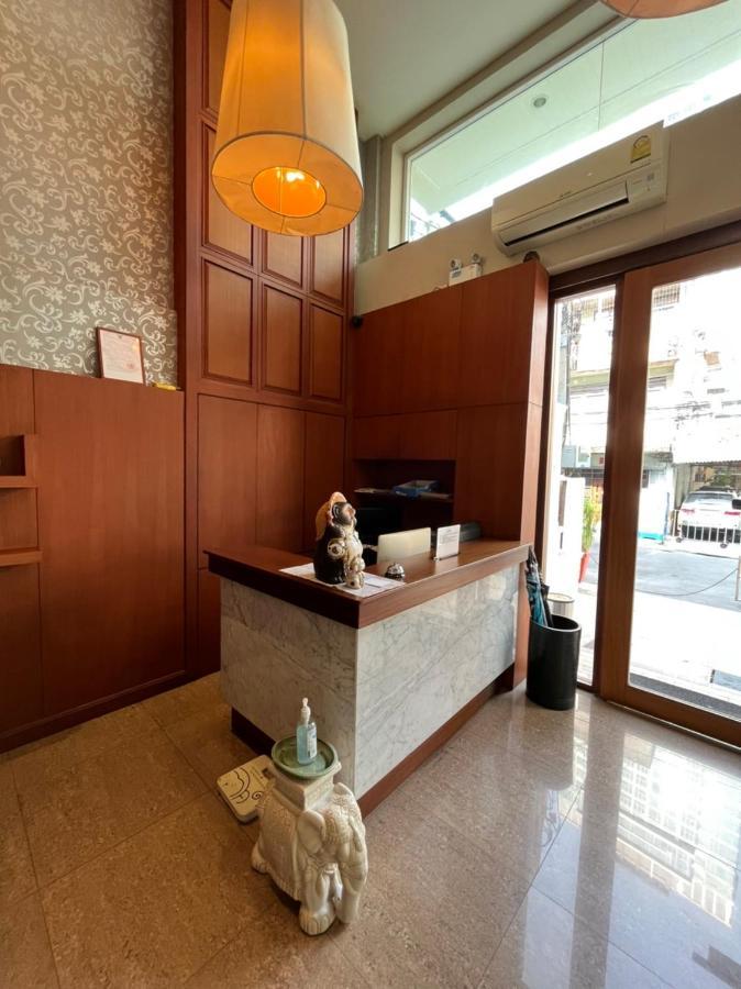 Jhouse Thonglor Hotel Bangkok Buitenkant foto